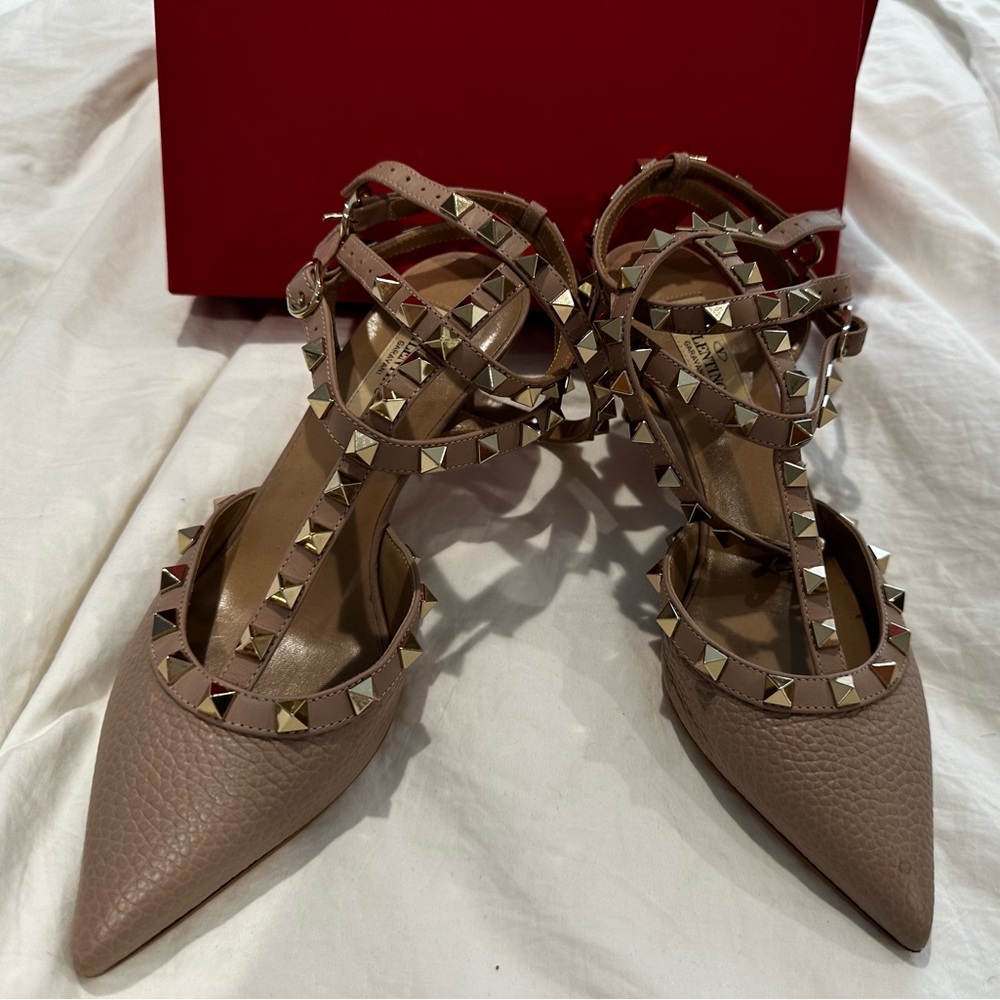 Authentic Valentino rockstud heels size 36 (Mauve/dusty pink)